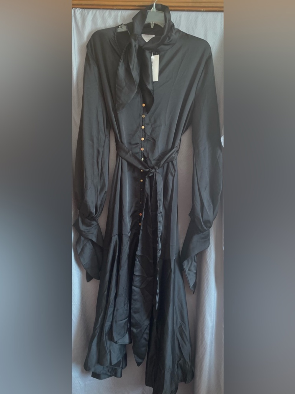 Women's Black Long-Sleeve Buttoned Tie-Neck Midi Dress